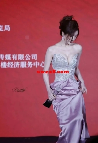 新晋“芭比灯神”戴燕妮：美貌实力双A+，多栖发展引人关注