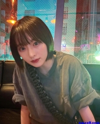 岛国极品女教师！身材劲爆，眼神迷人，她的身材比例能有多好？